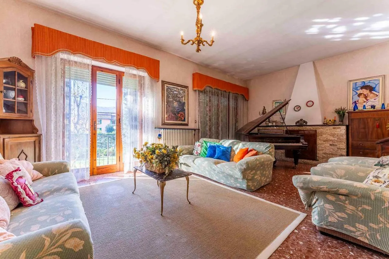 Casa Vacanza Mais Camaiore 0*,  İtalya